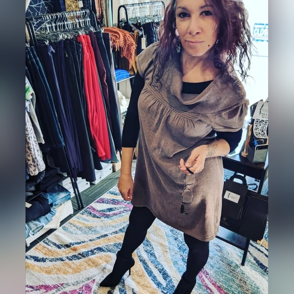 Meet your Posher, Ellen - Picture 3 of 4